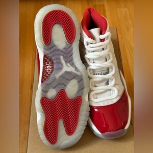 Jordan 11 retro cherry (gs) 5.5y/7w